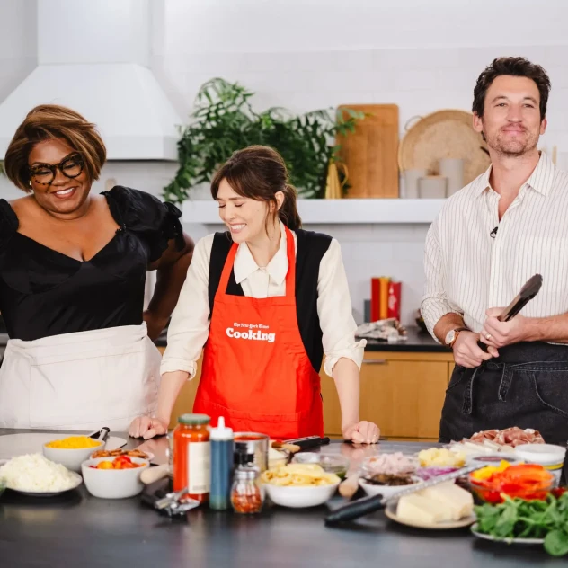 Οι πρωταγωνιστές της ταινίας 'Eternity' φτιάχνουν πίτσα σε μία απολαυστική συνέντευξη