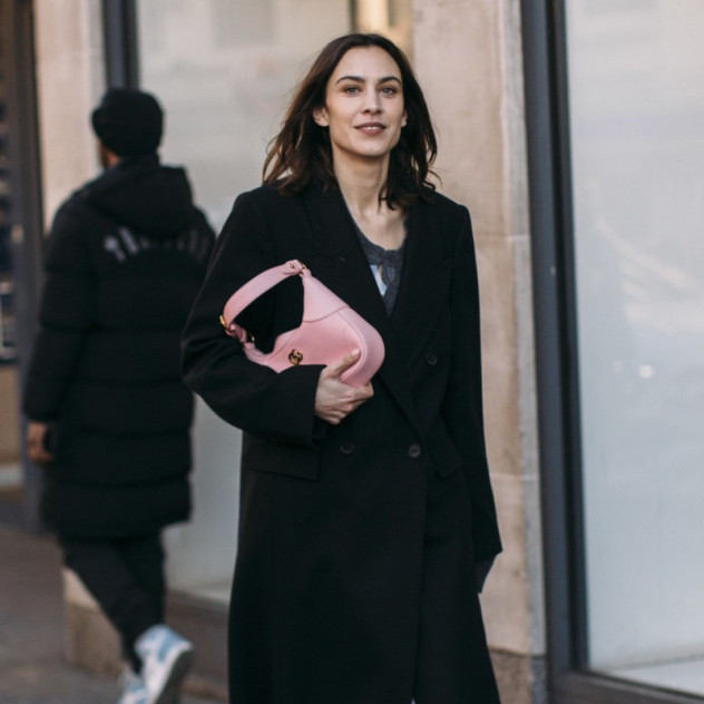 Μαύρο Παλτό: Τα σχέδια που θα χαρίσουν διαχρονικότητα στην γκαρνταρόμπα σας