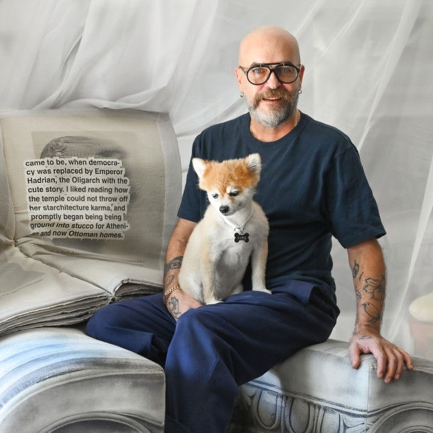 Ο Ανδρέας Αγγελιδάκης μιλάει στο GLOW για την εκπροσώπηση της Ελλάδας στην 61η Μπιενάλε της Βενετίας