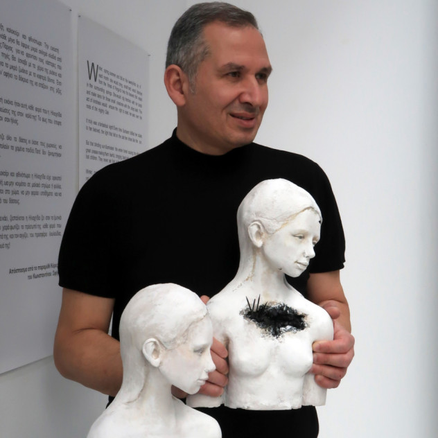 Συζητώντας με τον εικαστικό Γιάννη Αργυριάδη, τον άνθρωπο που μετατρέπει έναν από τους πιο κεντρικούς δρόμους της Θεσσαλονίκης σε ανοιχτό μουσείο