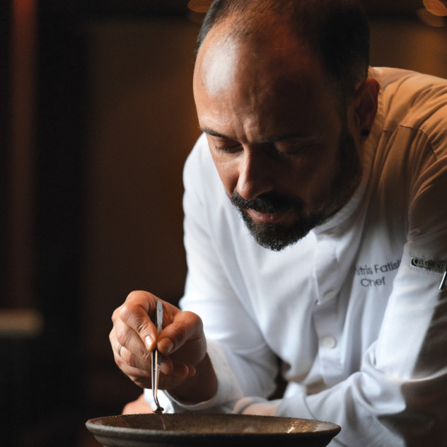 Μία συναρπαστική συζύτηση με τον chef Δημήτρη Φατίση που υπογράφει τη νέα γαστρονομική εποχή της Θεσσαλονίκης