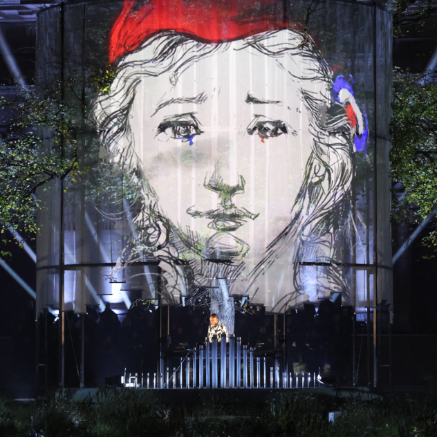 Το Παρίσι τίμησε μοναδικά τη μνήμη των θυμάτων του Bataclan δέκα χρόνια μετά