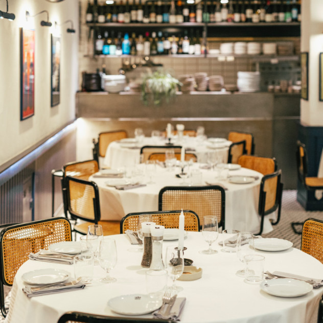 Το εστιατόριο Τίφφανυς x 1905 αναβιώνει ένα θρυλικό όνομα της Θεσσαλονίκης, αλλά δημιουργεί τον δικό του γαστρονομικό μύθο