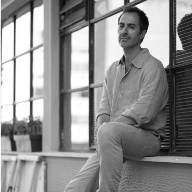 Ο καταξιωμένος φωτογράφος Γιάννης Μπουρνιάς σε μια αποκλειστική συνέντευξη στο GLOW, με αφορμή την έκθεσή του “A Manual for Solitude. In a Landscape” στην γκαλερί Giampaolo Abbondio του Μιλάνου