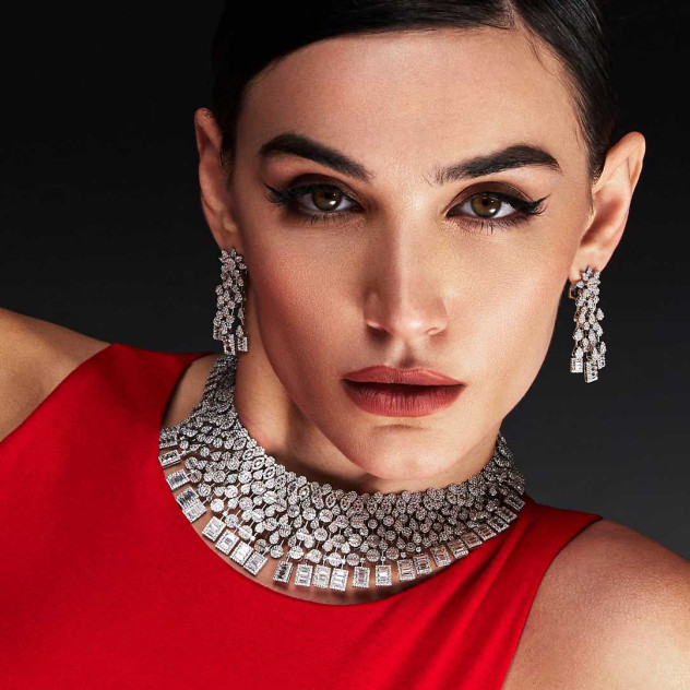 Τα λαμπερά σκουλαρίκια που θα γίνουν οι πρωταγωνιστές των festive looks