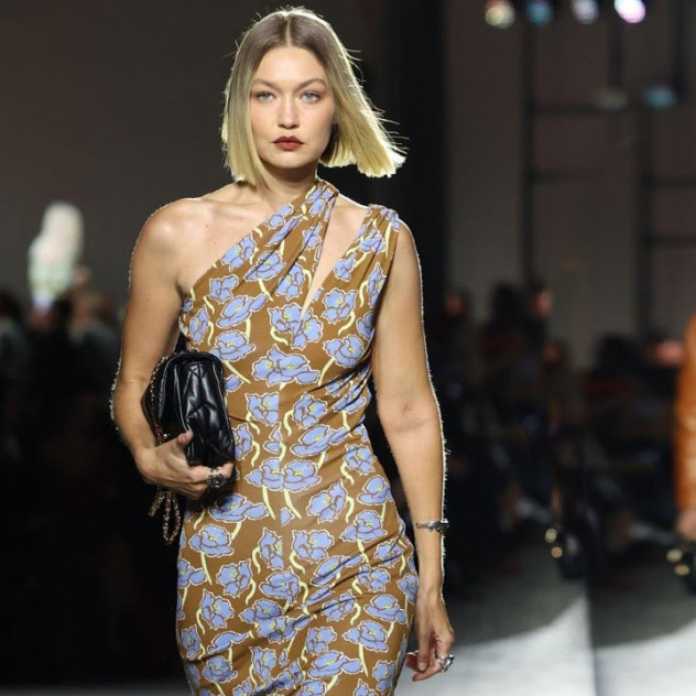 Ο όμιλος Prada εξαγόρασε και επίσημα τον οίκο Versace