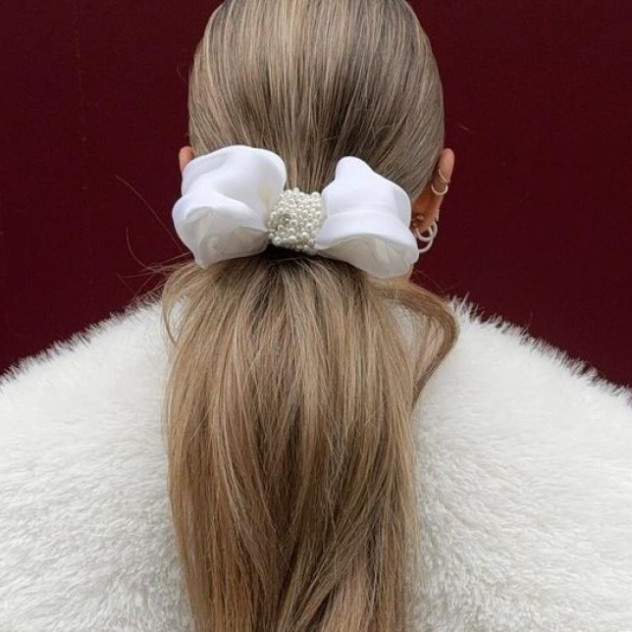 Αν προετοιμάσετε έτσι τα μαλλιά σας, θα μπορείτε να κάνετε όλα τα χτενίσματα τις γιορτές