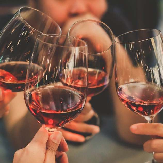 Τα κρασιά που θα απολαύσουμε στα τραπέζια της εορταστικής περιόδου