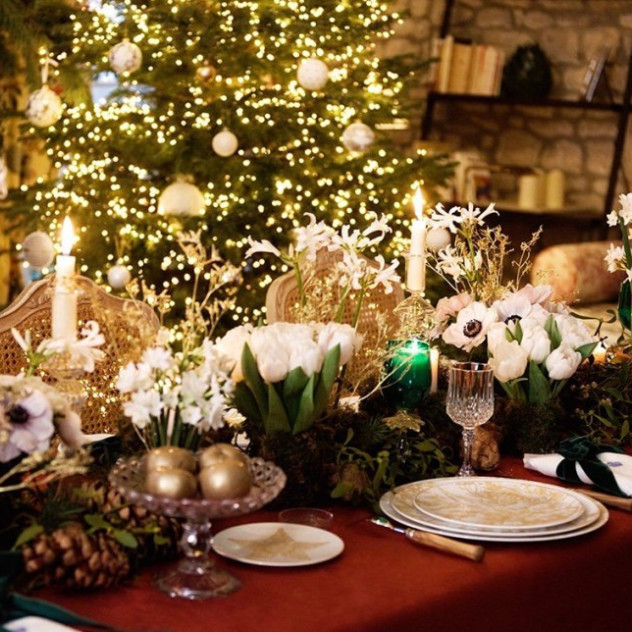 Τα βήματα που θα σας μετατρέψουν στους καλύτερους οικοδεσπότες στα εορταστικά τραπέζια