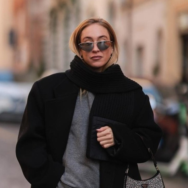 Τα πιο πρακτικά χτενίσματα που παραμένουν stylish με κασκόλ 