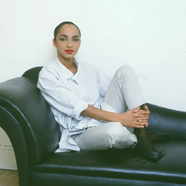 Η Sade μαγεύει το πλήθος με τη live performance του 'Smooth Operator'