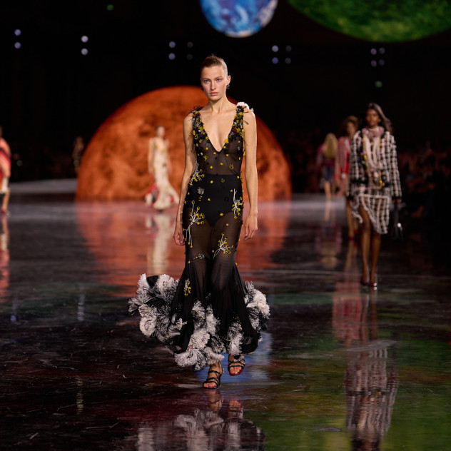 Ο οίκος CHANEL μας προϊδεάζει με ένα trailer για την αυριανή παρουσίαση της Spring/Summer 2026 Haute Couture συλλογής