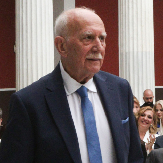 Έφυγε από τη ζωή ο Γιώργος Παπαδάκης σε ηλικία 74 ετών 