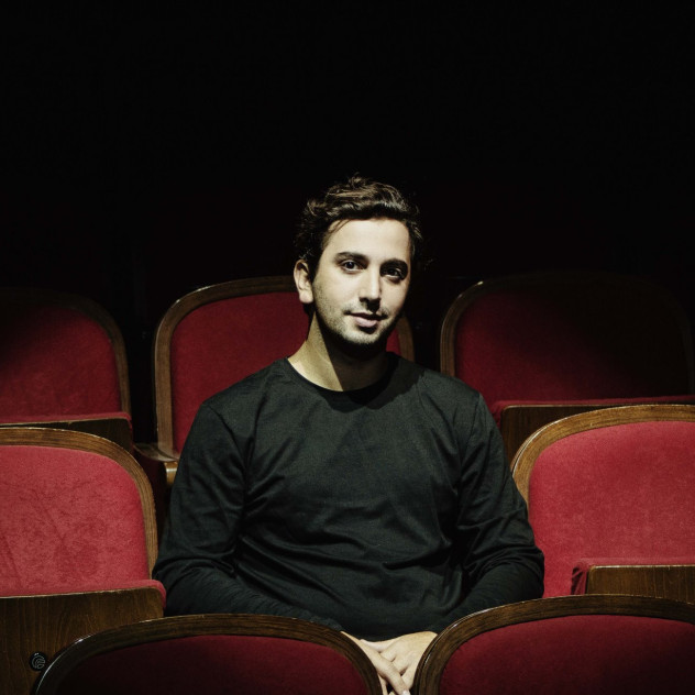 Ο Μάριο Μπανούσι βραβεύτηκε με Αργυρό Λέοντα στην Μπιενάλε Θεάτρου Βενετίας 2026