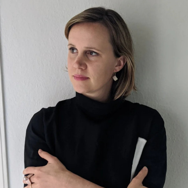 Η Melanie Georgakopoulos, μέσα από τις δημιουργίες της, μας εισάγει στον μαγικό κόσμο των μαργαριταριών