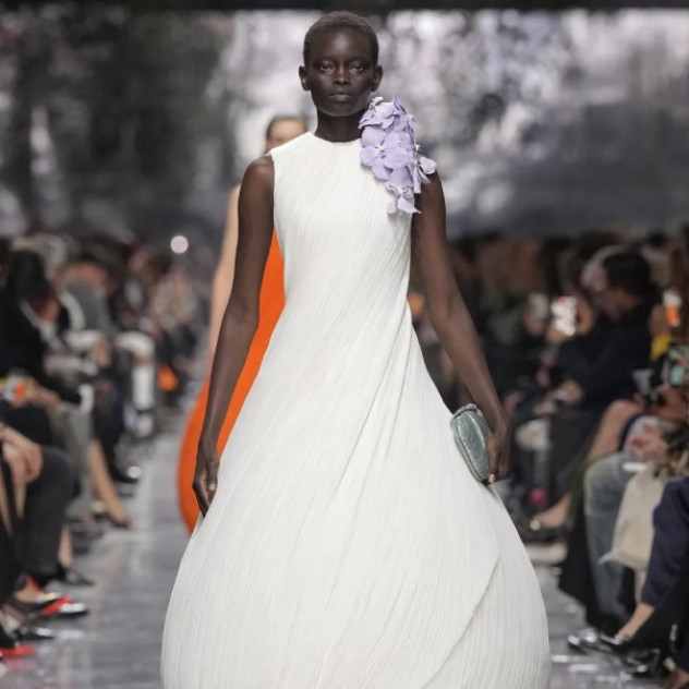 Paris Haute Couture: Ο Jonathan Anderson εντυπωσίασε στην πρώτη Υψηλής Ραπτικής συλλογή του για τον Dior