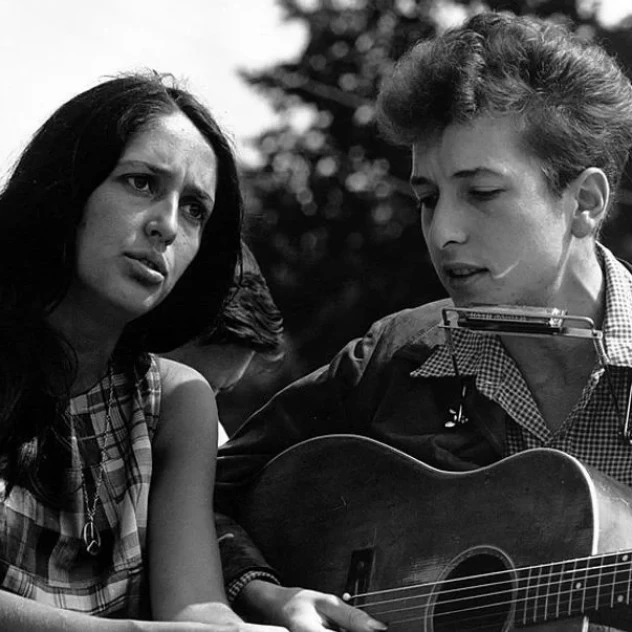 Η Joan Baez και ο Bob Dylan τραγουδούν live το 'It Ain't Me Babe'