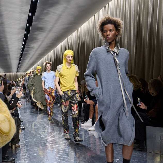 Dior Men Winter 2026-2027: Ο Jonathan Anderson θόλωσε το όρια ανάμεσα στο αρσενικό και το θηλυκό παρουσιάζοντας μια επική συλλογή