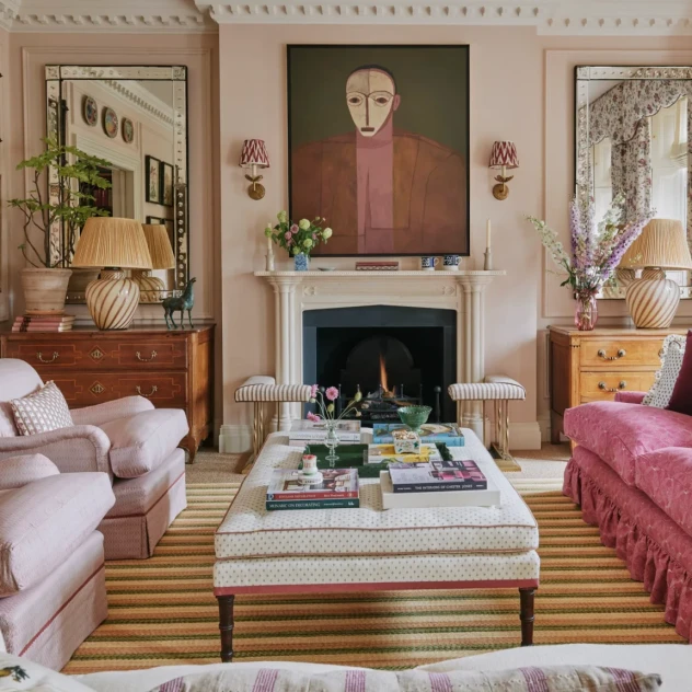 Ένα σπίτι στο Λονδίνο γεωργιανού τύπου αναβιώνεται μέσα από τα χρώματα και τις υφές