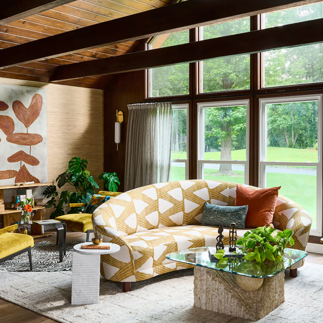 Στο Mableton της Αμερικής ένα μεσαιωνικό σπίτι μετατράπηκε σε ένα ζεστό προσωπικό καταφύγιο