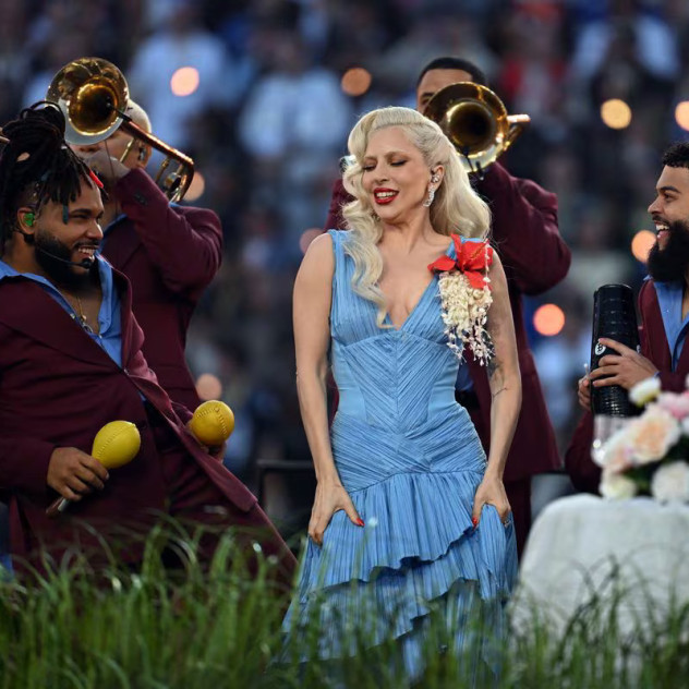 Fashion Report: Τα πιο εντυπωσιακά outfits των celebrities στο Super Bowl 2026