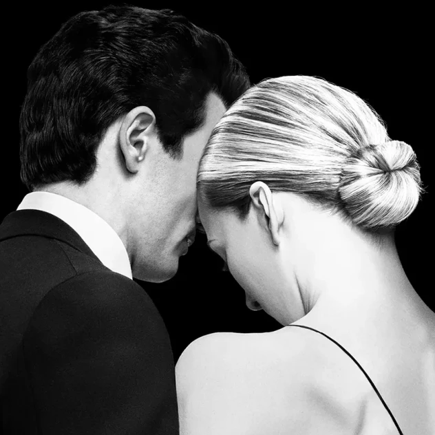 Love Story: John F. Kennedy Jr. & Carolyn Bessette - Η νέα σειρά που «φωτίζει» την ιστορία ενός από τα πιο θρυλικά και πολυσυζητημένα ζευγάρια