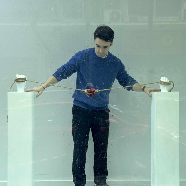 SKG Stories: Για τον εικαστικό Κυριάκο Καμπαρτίνα, ακόμη και η επώδυνη πλευρά του έρωτα κρύβει πάντα κάτι όμορφο