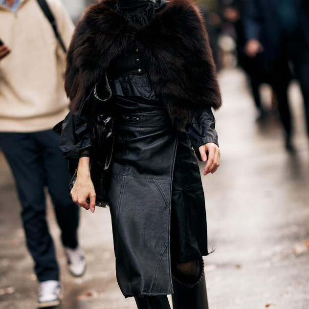 Οι δερμάτινες φούστες είναι ό,τι πιο hot θα συναντήσετε αυτήν τη στιγμή