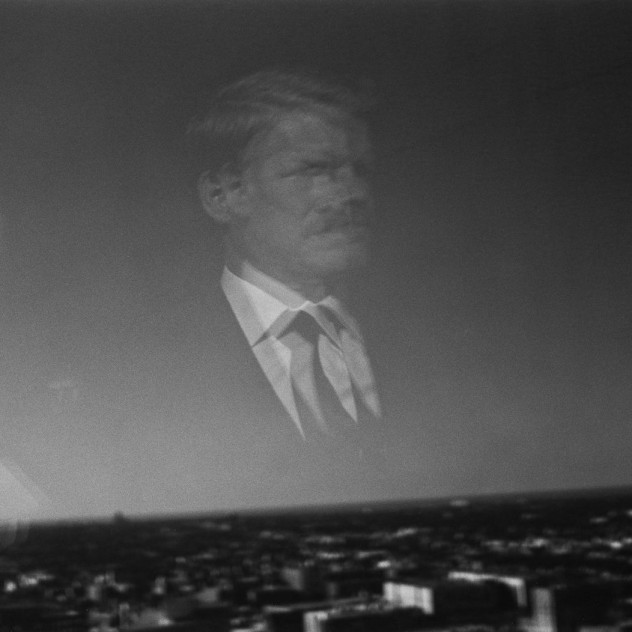 H πρώτη έκθεση φωτογραφιών του Γιώργου Λάνθιμου σηματοδοτεί ένα σπάνιο καλλιτεχνικό γεγονός για την Ελλάδα