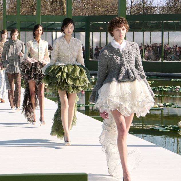 Dior FW26: Οι τάσεις που θα μας απασχολήσουν το επόμενο φθινόπωρο από την ξεχωριστή συλλογή του Jonathan Anderson