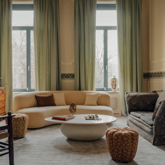 Στην κεντρική Ευρώπη υπάρχει μια κατοικία με χρώματα και πολιτισμικές αναφορές στη ζεστή Αίγυπτο