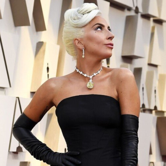 Κι όμως είναι γεγονός: Η Lady Gaga παντρεύεται και το ανακοίνωσε με τον πιο iconic τρόπο