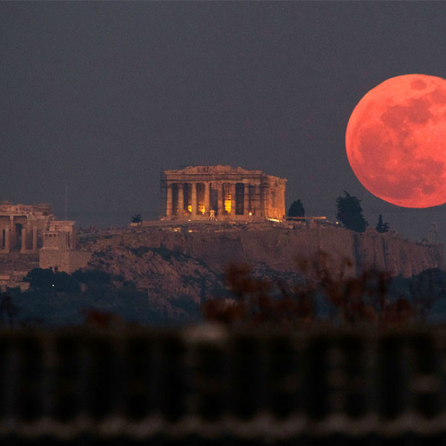 Ματωμένο Φεγγάρι: Αυτά τα 3 ζώδια θα κληθούν να πάρουν σημαντικές αποφάσεις για τη ζωή τους
