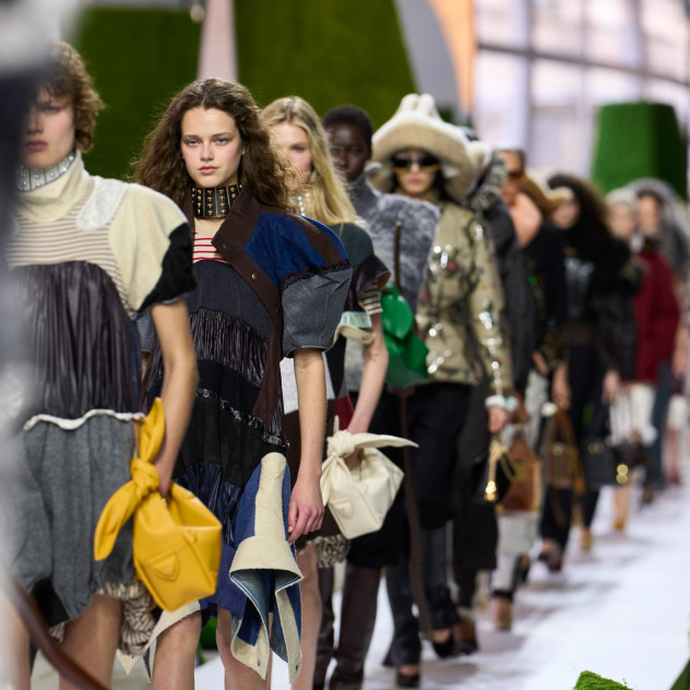 Louis Vuitton και Miu Miu «έριξαν» αυλαία στην Εβδομάδα Μόδας του Παρισιού