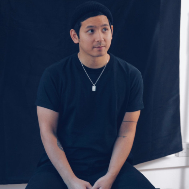 Face to Face με τον John Σκοτίδα: «Το skate μού θυμίζει ποιος είμαι, ενώ η κουζίνα με γειώνει και με εξελίσσει. Μαζί με κάνουν αυτό που είμαι σήμερα»