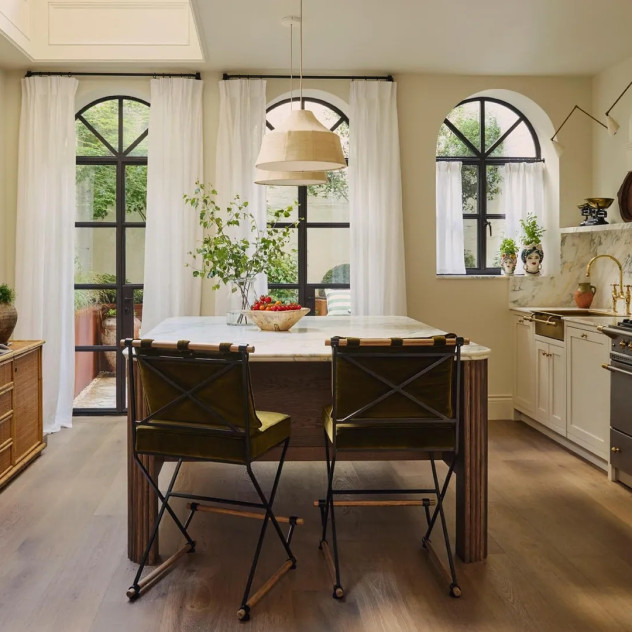 Το σπίτι του 19ου αιώνα στο Chelsea της Αγγλίας που ισορροπεί ανάμεσα στο κλασικό και το σύγχρονο interior design