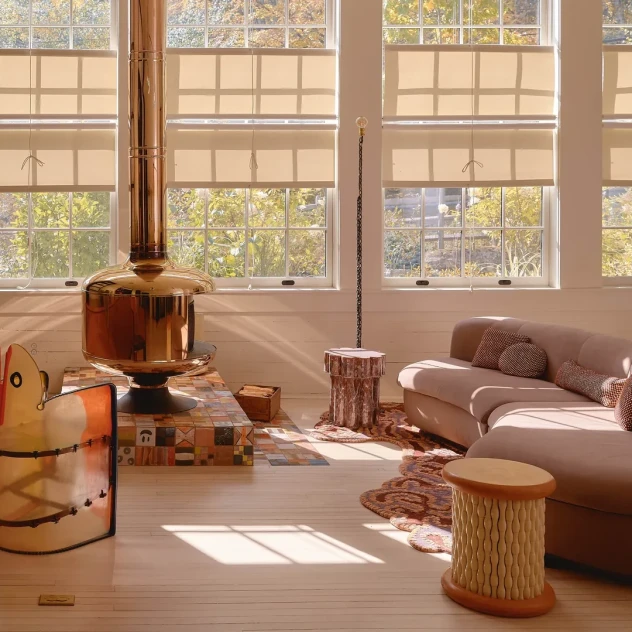 Το εκκεντρικό schoolhouse του Vermont που μετατράπηκε σε καλλιτεχνικό καταφύγιο