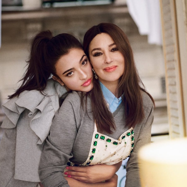 A Star is Born: Η 15χρονη κόρη της Monica Bellucci πρωταγωνιστεί στο εξώφυλλο της Vogue Italia