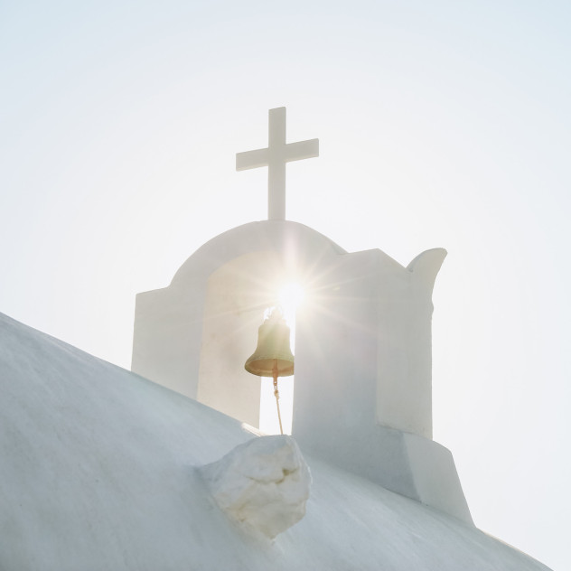 Easter mode on: Τα 5 must-visit νησιά για το Πάσχα που συνδυάζουν τη φυσική ομορφιά με την παράδοση