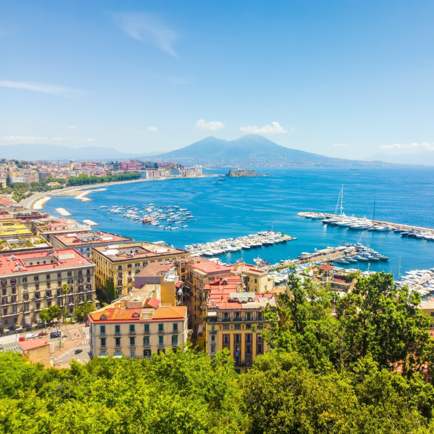 Ρωτήσαμε το ChatGPT ποιους ευρωπαϊκούς προορισμούς να επισκεφθούμε τώρα ώστε να αποφύγουμε  την πολυκοσμία του καλοκαιριού