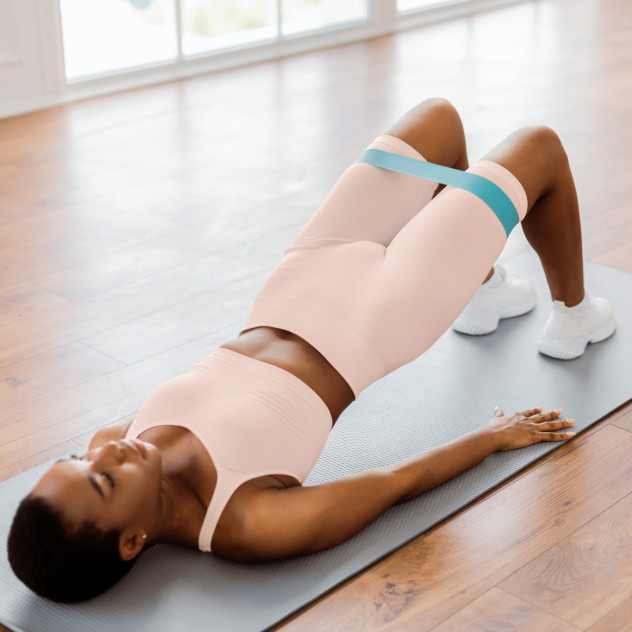 Οι 5 πιο αποτελεσματικές ασκήσεις για γλουτούς που μπορείτε να κάνετε εύκολα στο σπίτι