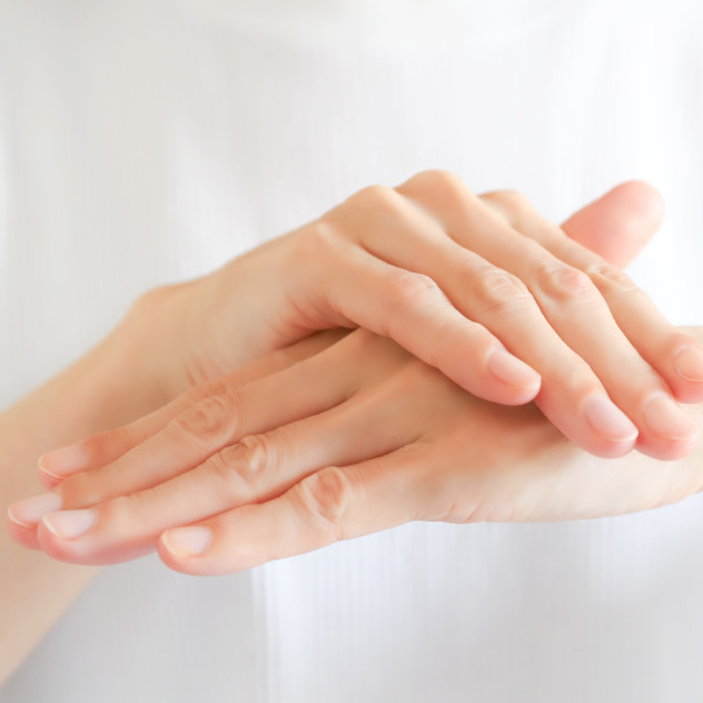 Anti-aging tips: Πώς θα κάνετε τα χέρια σας να μοιάζουν νεότερα