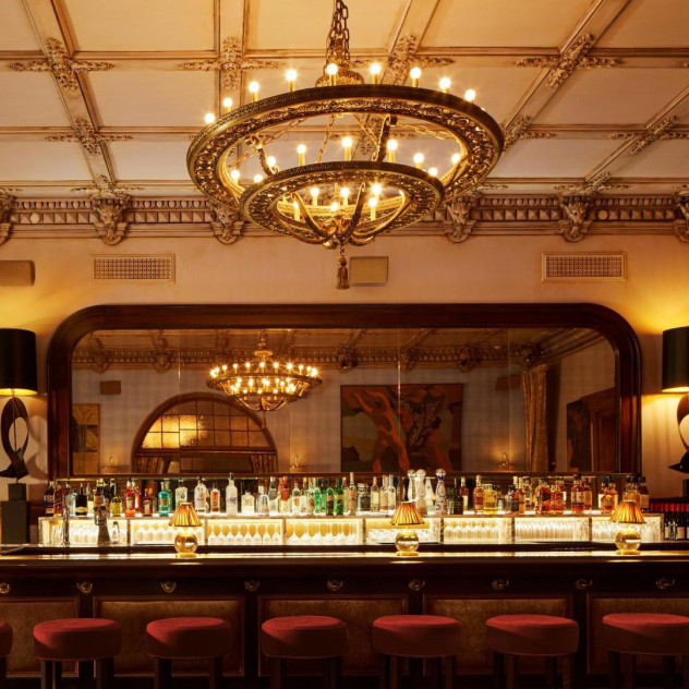 Chelsea Hotel: Η νέα έκθεση με τις χαμένες φωτογραφίες που αναβιώνουν έναν μύθο