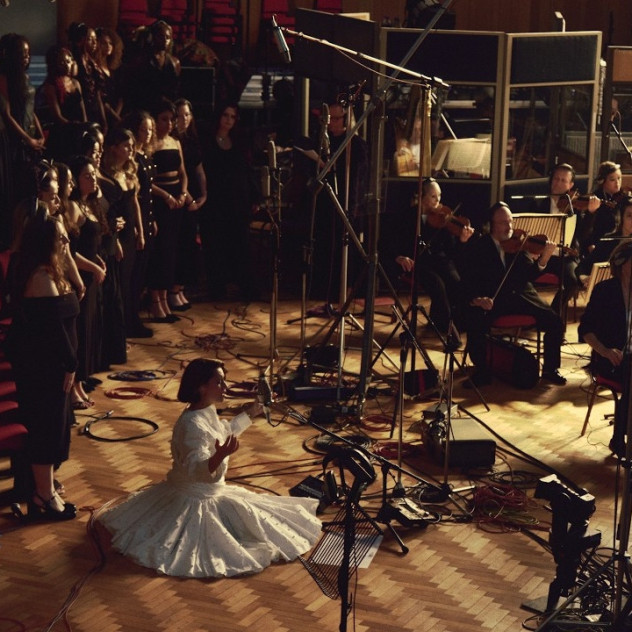 Η RAYE σε μια εκπληκτική ερμηνεία του “I Know You’re Hurting”