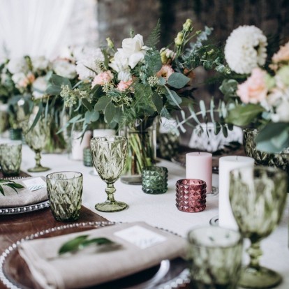 Spring art de la table: Τα eclectic βήματα για το σημερινό εορταστικό τραπέζι μας 