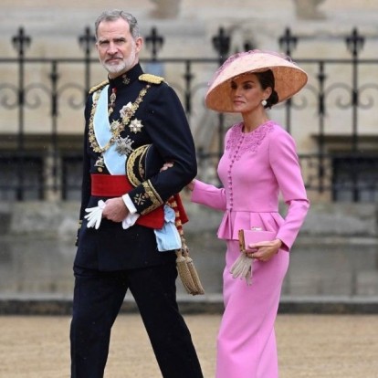 Royal fashion: Τι φόρεσαν οι καλεσμένοι στη στέψη του Βασιλιά Κάρολου
