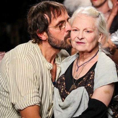 Vivienne Westwood: Η έκθεση στο Λονδίνο αφιερωμένη στους iconic κορσέδες της