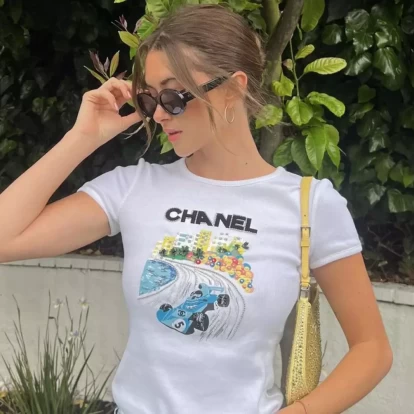 Chanel x Formula 1: Το tiny t-shirt που ανέρχεται στα 10.000€