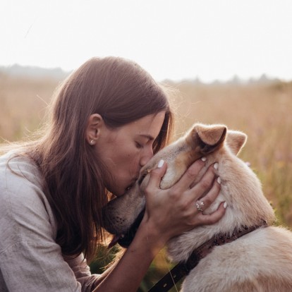 Dog Walk Meditation: Πώς μπορούμε να εντάξουμε το minfulness στη βόλτα με τον σκύλο μας 