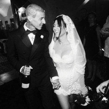 Γιατί γυναίκες όπως η Kourtney Kardashian δέχονται κριτική για την ηλικία που επιλέγουν να κάνουν παιδιά;